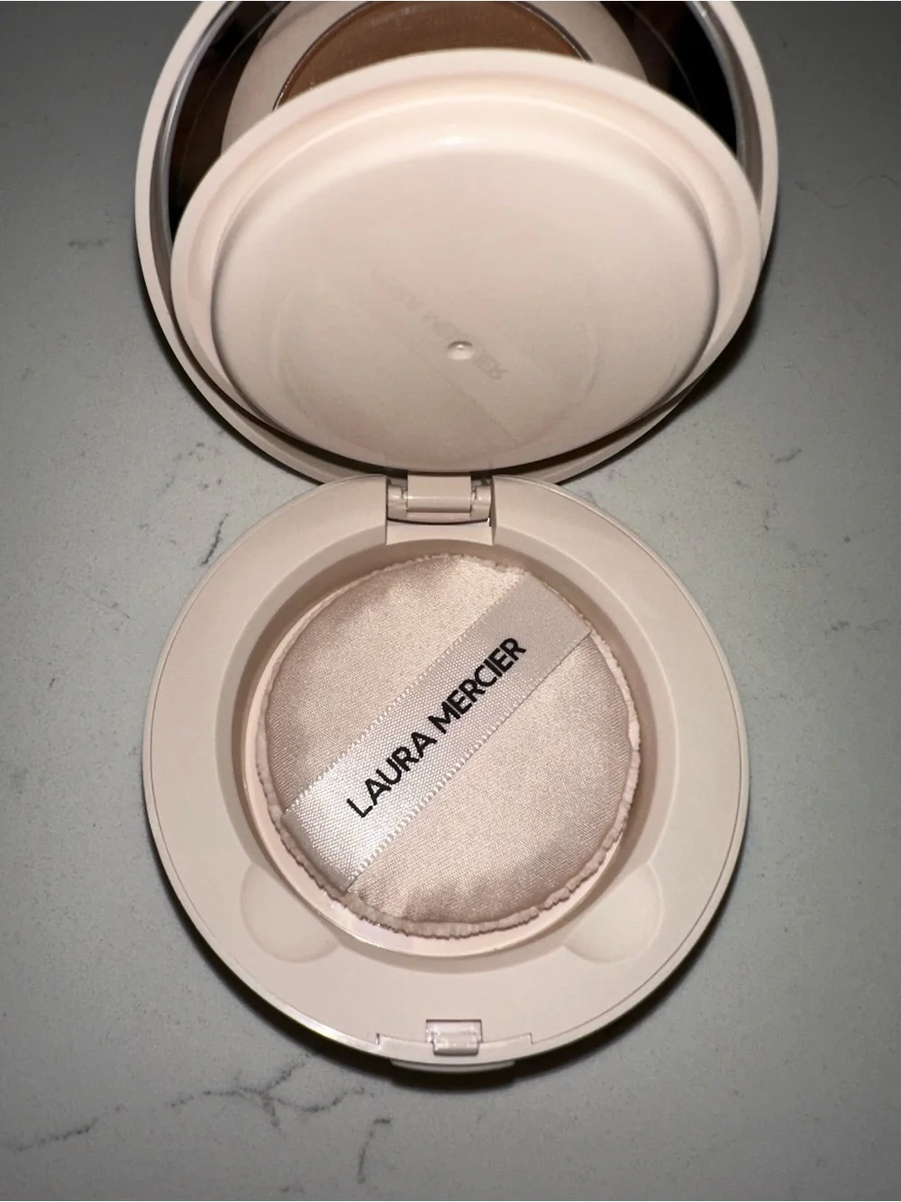 Laura Mercier -Trans Pressed Setting Powder Ultra Blur- # Translucent Med Deep